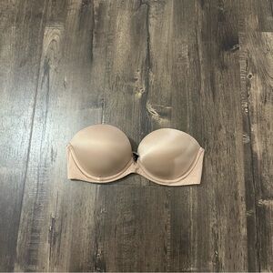VICTORIA’S SECRET Very Sexy Strapless Bra